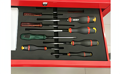 對(duì)于金屬環(huán)境的應(yīng)用，我們?cè)撛趺丛O(shè)計(jì)電子標(biāo)簽和閱讀器天線